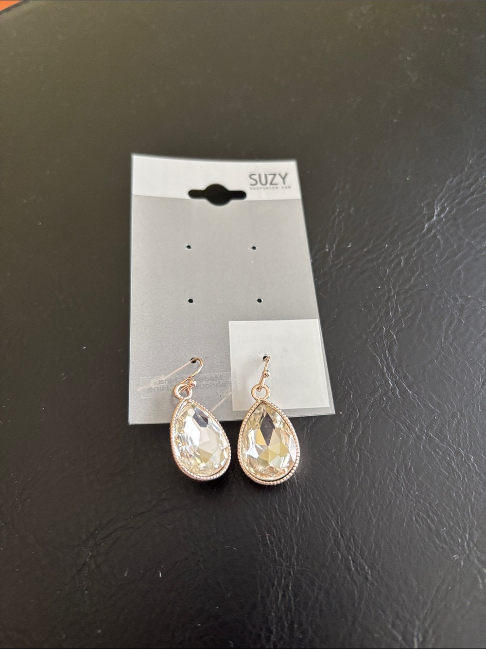 Suzy Shier Clear and Gold Teardrop Dangle Earrings
